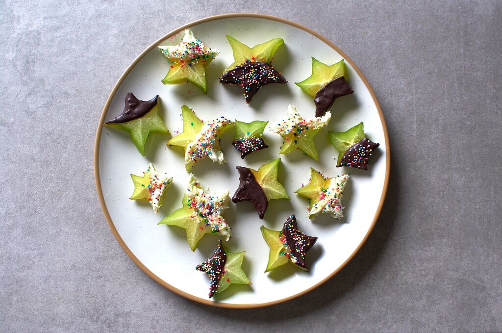 Ballsey Star fruit ショートジレ Chocolate-Dipped Starfruit | Frieda's LLC - The Branded Produce